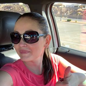 Meet your Posher, Ana